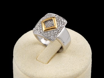 Anel ouro bicolor com brilhantes