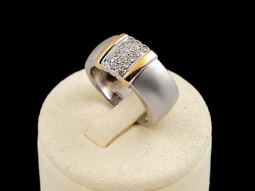 Anel ouro bicolor com brilhantes