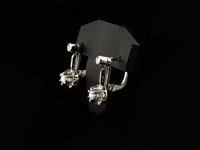 Brincos ouro branco com diamantes 