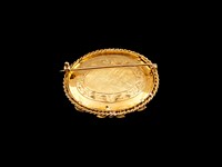 Alfinete com diamantes e madrepérola