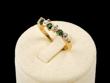 Anel Ouro Com Diamantes Esmeraldas