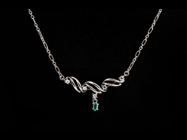 Colar Ouro Branco Diamantes Esmeralda