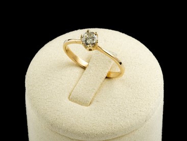 Anel Solitário Ouro Diamante