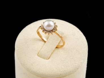 Anel Ouro Com Diamantes e Pérola