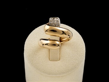 Anel Ouro Cobra com Diamantes