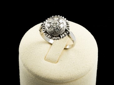 Anel Ouro Branco com Diamantes